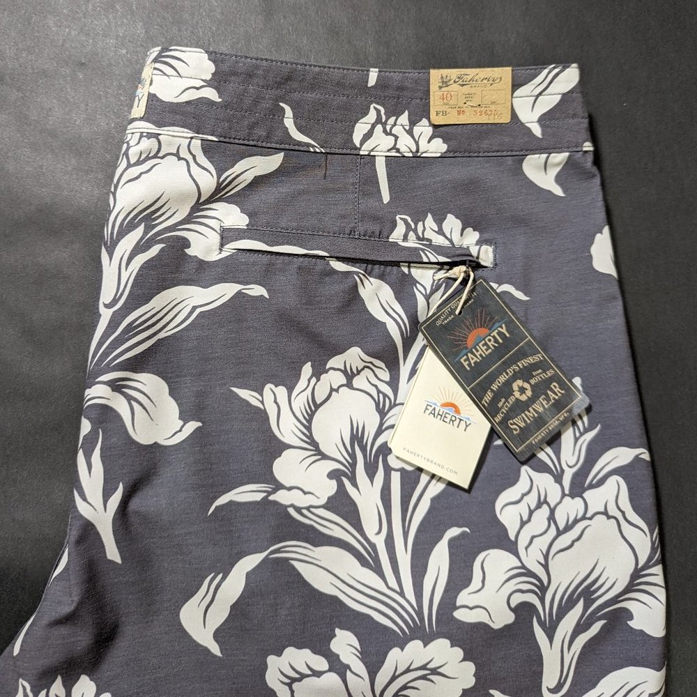 Faherty Classic 7” Board Swim Shorts Size 40 Men’s Gray Floral Boardshorts